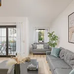 Amaela Design-wohnung, Sap, Parkplatz, Balkon, Neu Lägenhet *