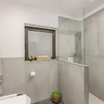 Lägenhet Amaela Design-wohnung, Sap, Parkplatz, Balkon, Neu *