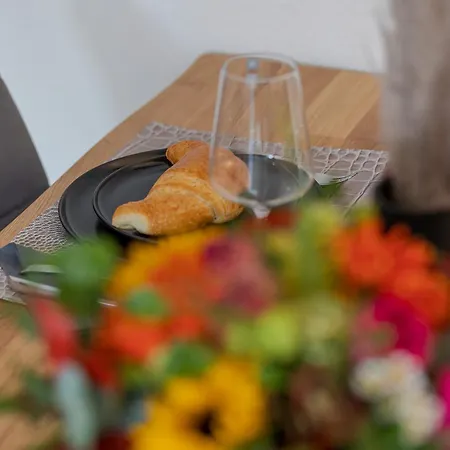 Amaela Design-wohnung, Sap, Parkplatz, Balkon, Neu
