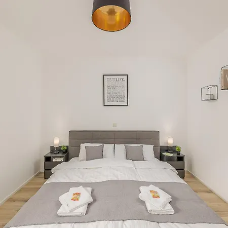 Amaela Design-wohnung, Sap, Parkplatz, Balkon, Neu Walldorf (Baden-Wurttemberg)